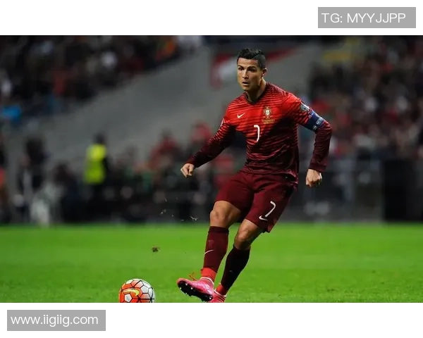 足球明星风采尽显精彩瞬间展现个人魅力与职业精神的完美结合